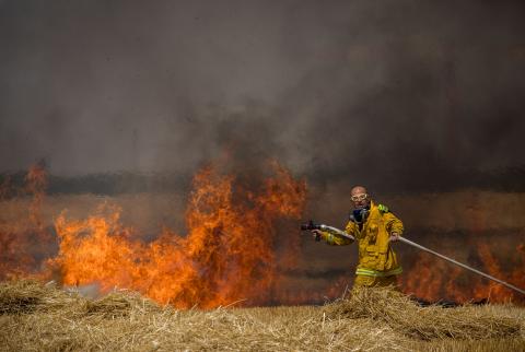 اسرائيل تقتطع ’تعويضات أضرار الحرائق’ من عائدات الضرائب الفلسطينية
