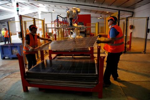 افتتاح أول مصنع في أوروبا لإعادة تدوير الألواح الشمسية