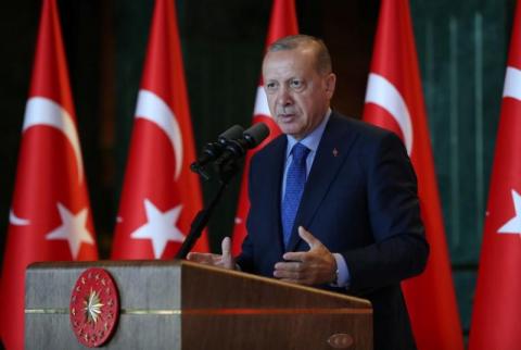 أردوغان يتعهد بمحاسبة ’إرهابيين اقتصاديين’ على تهاوي الليرة