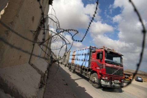 إسرائيل تسمح بدخول الغذاء والبضائع إلى غزة