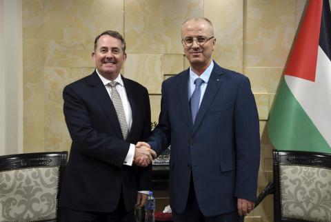 وزير التجارة الدولية البريطاني يختتم زيارته الى فلسطين