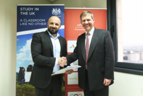 القنصلية البريطانية و’أيبك’ توقعان اتفاقية شراكة لدعم برنامج منح