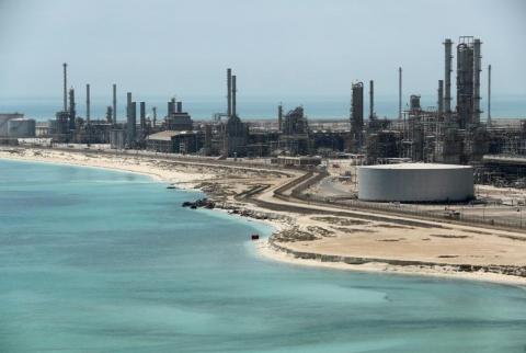 استطلاع-اقتصادات دول الخليج ستنمو بوتيرة أبطأ قليلا حتى 2020 على الأرجح