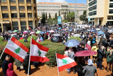 اتحاد عمالي في لبنان يحذر من إضرابات واسعة في مواجهة تخفيضات الميزانية