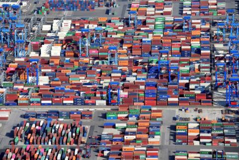 انخفاض الصادرات الألمانية في آب يعزز المخاوف من الركود