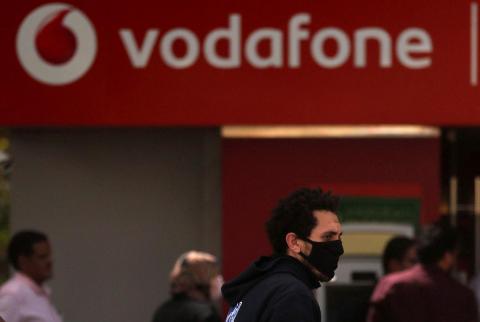 الاتصالات السعودية تمدد ثانية عملية شراء حصة في فودافون مصر