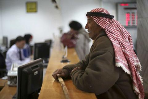 أزمة المقاصة تضع المالية الفلسطينية تحت ضغوط الاقتراض