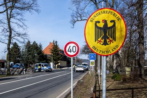 الحكومة الألمانية تعتزم تمديد حظر التنقل بسبب كورونا