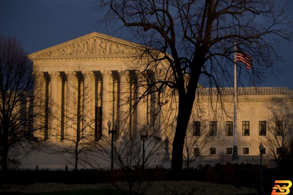 المحكمة العليا الأمريكية تؤيد اسقاط حكم تعويض ضد السلطة