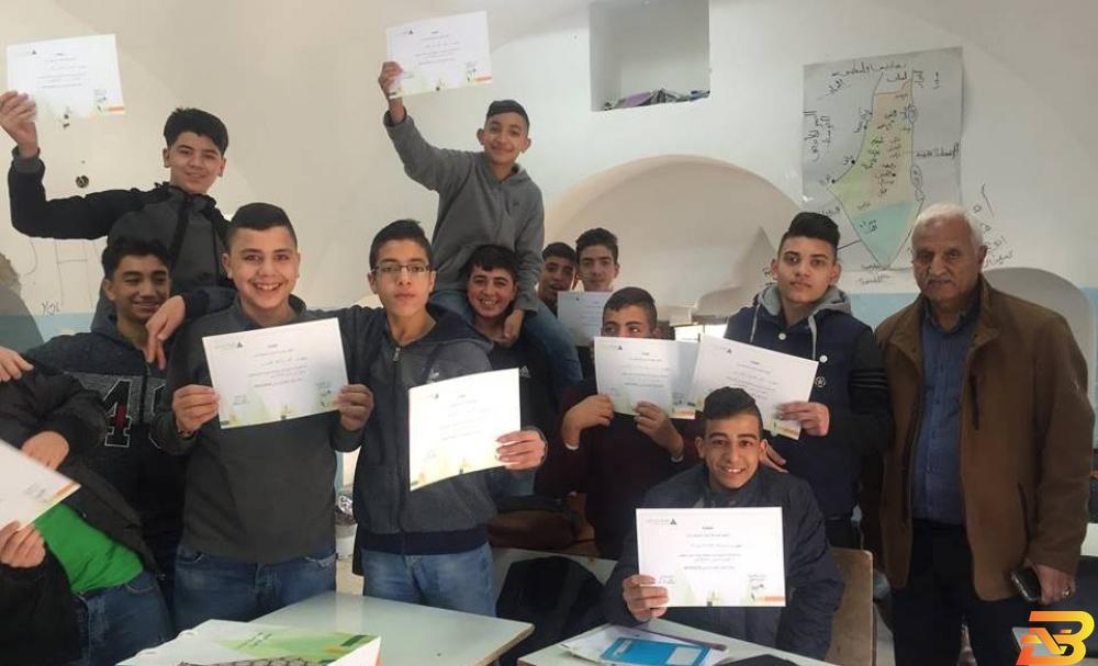 ضمن برنامج قراراتي المالية-كهرباء القدس تشارك في عمل تطوعي مع عدد من المدارس