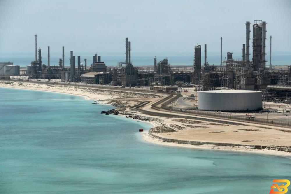 استطلاع-اقتصادات دول الخليج ستنمو بوتيرة أبطأ قليلا حتى 2020 على الأرجح