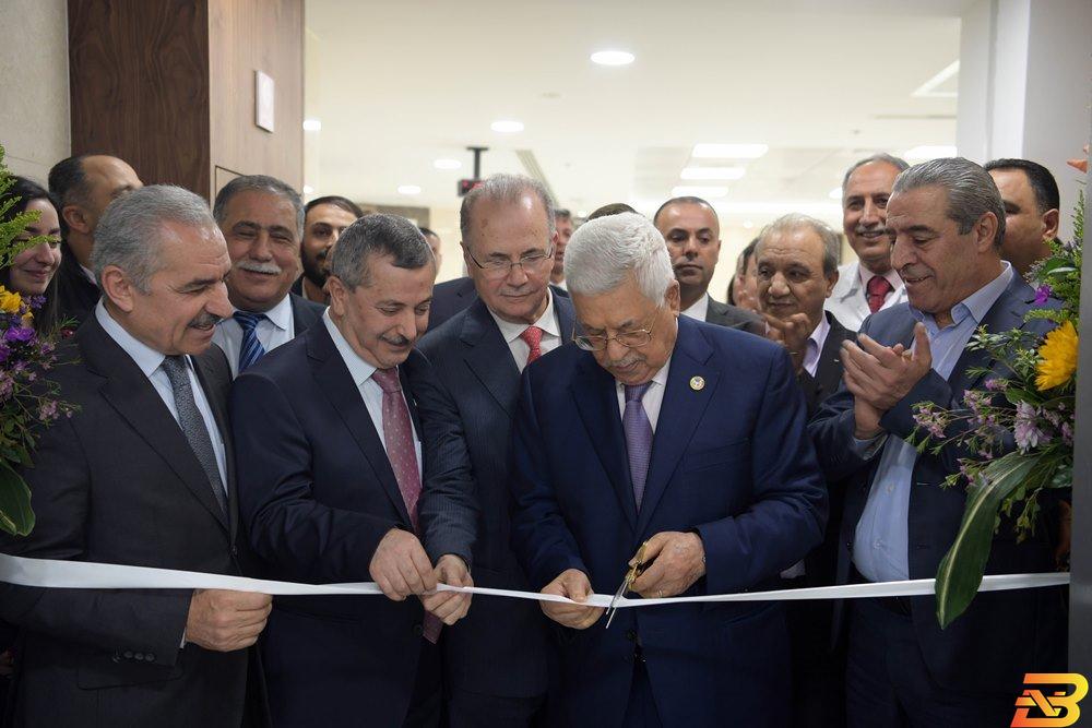 الرئيس يفتتح قسم علاج أمراض الدم والأورام في المستشفى الاستشاري العربي
