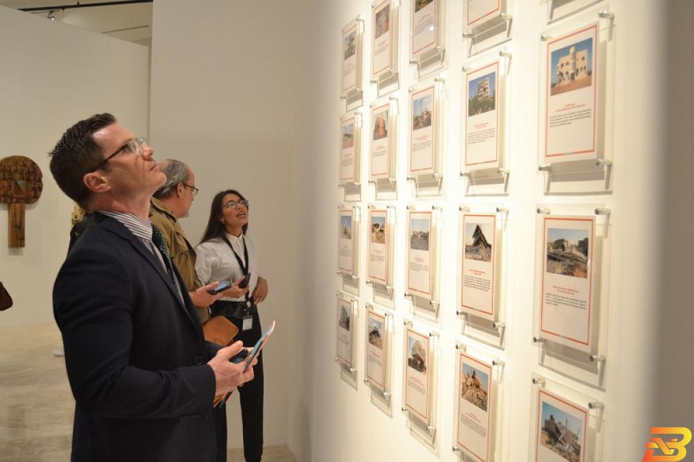 بنك فلسطين يدعم معرضاً فنياً في المتحف الفلسطيني