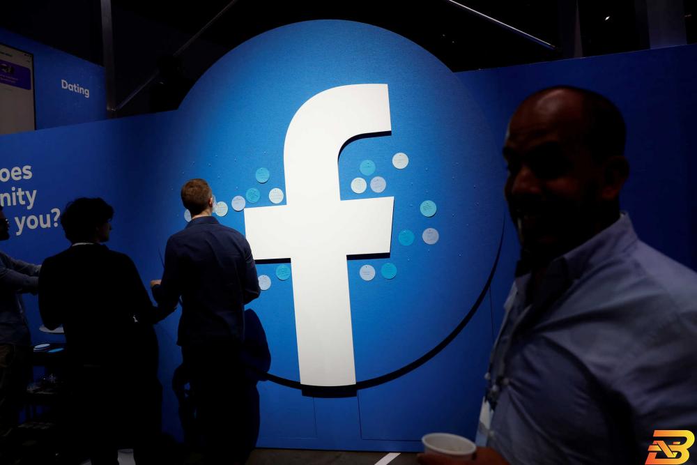 نائبة أمريكية: يجب على الحكومة أن تدرس وقف مشروع فيسبوك للعملة الرقمية