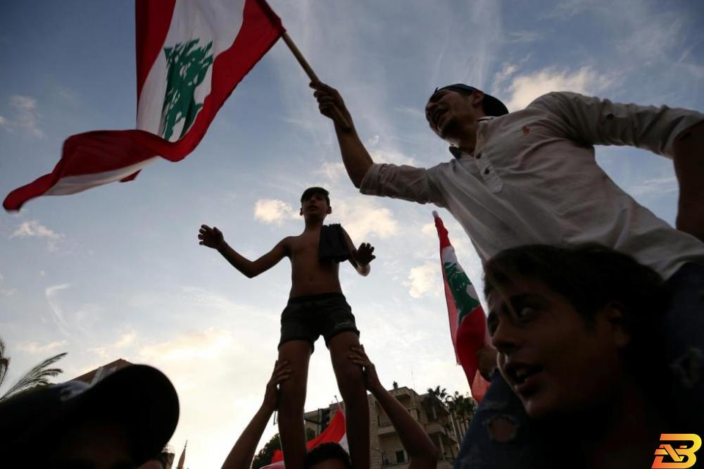 على حافة الهاوية .. لبنان أمام يوم الحساب بسبب الفساد
