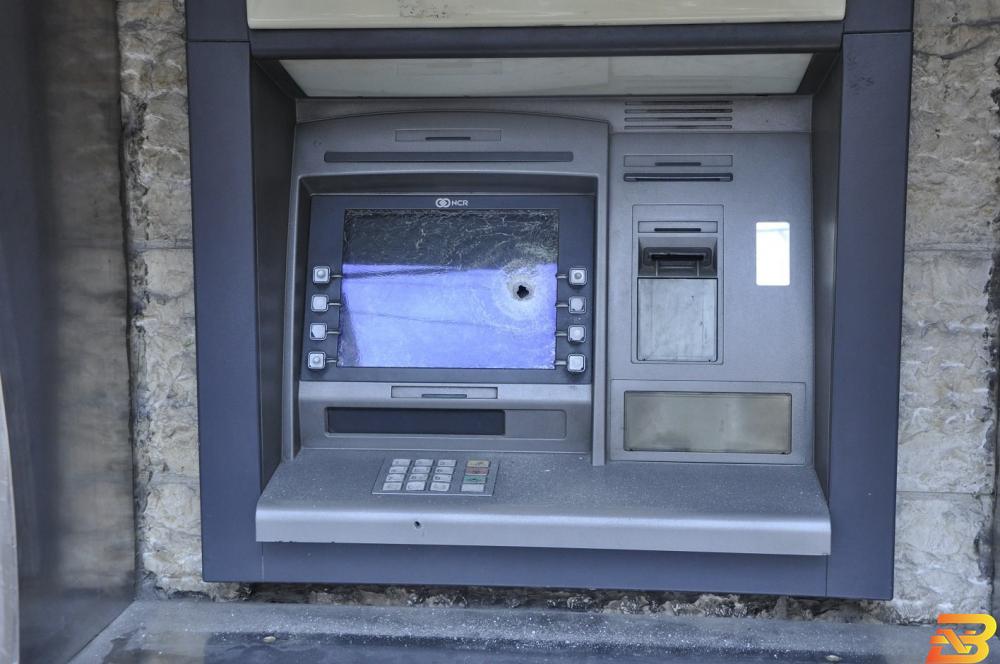 محاولة سرقة صراف آلي للبنك العربي في الخليل