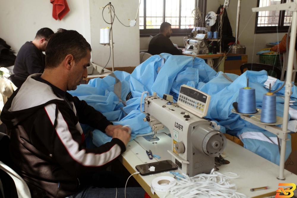 48 منشأة صناعة تنتج الكمامات واللباس الواقي